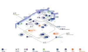 Übersichtskarte des Flughafens Paris Orly mit Tramway T7, Metro M14, RER B, Parkplätzen und Hotels.