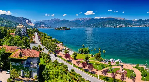 Traumhafte Aussicht am Lago Maggiore. Entdecken Sie versteckte Buchten und malerische Dörfer – hier sind die besten Lago Maggiore Insider Tipps!